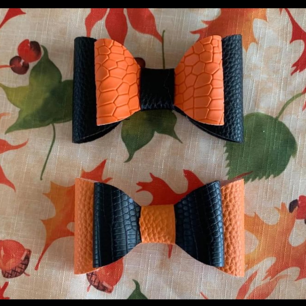 Faux Leather hair bows and earrings